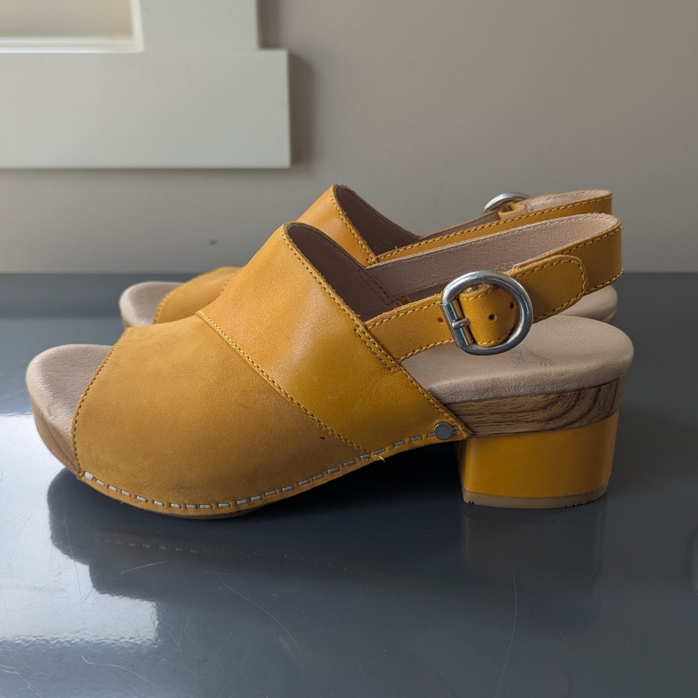 Dansko Madalyn Sandal Mustard Yellow Women's 38‎ - Picture 10 of 16
